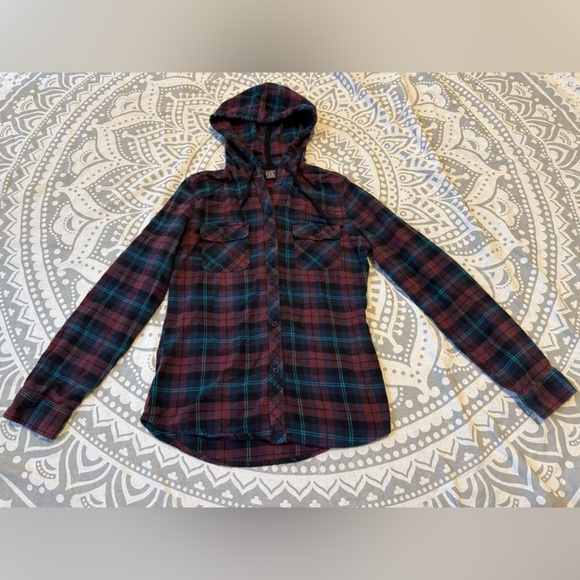 Empyre Sweaters - Empyre hooded flannel